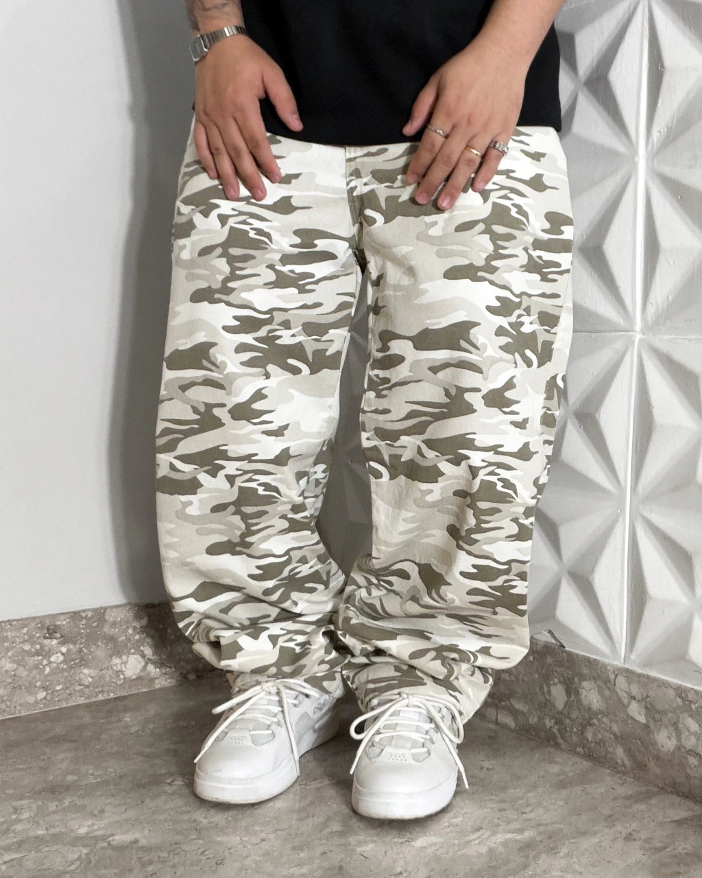 Calça Jeans Baggy Camuflada Areia