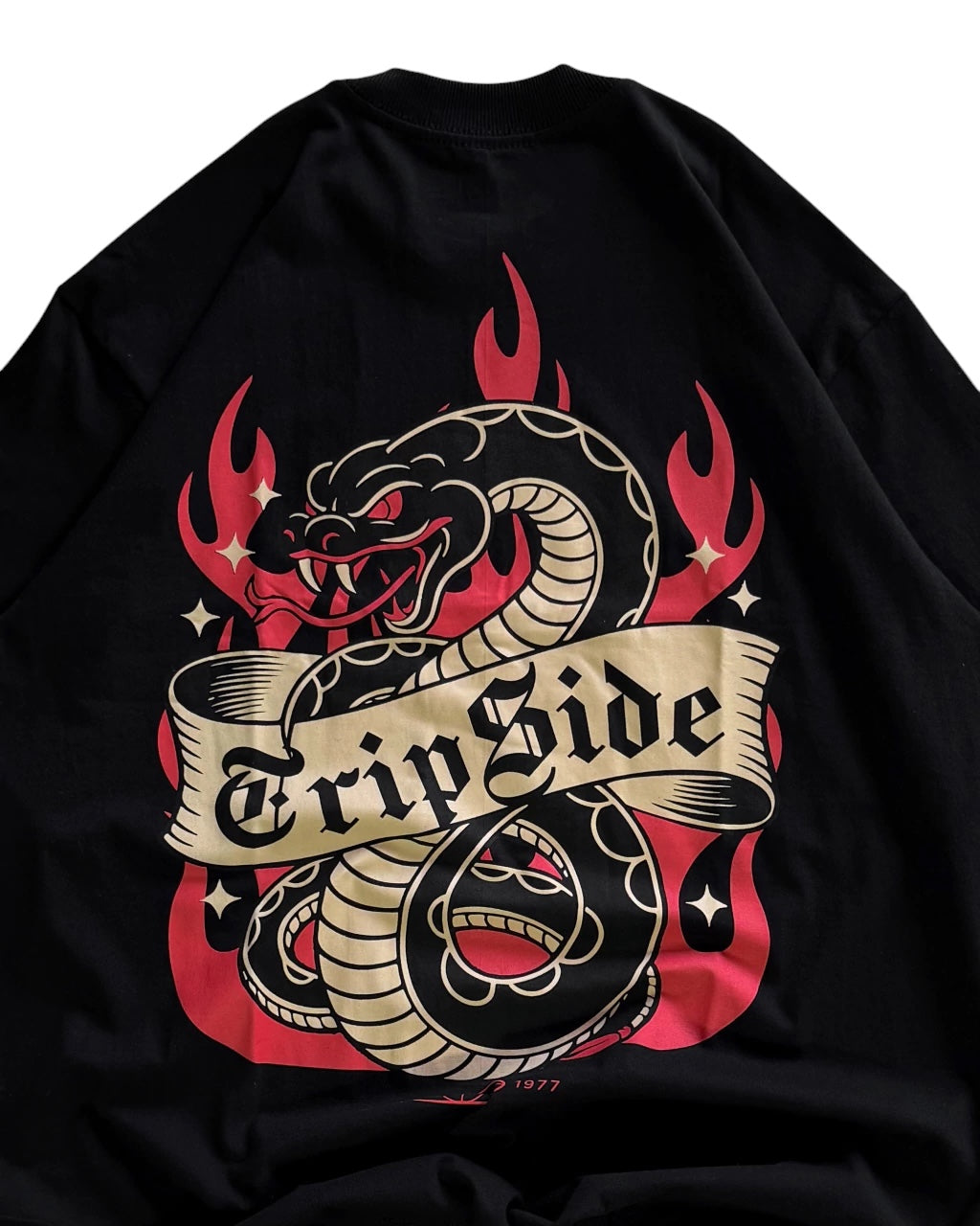 Camiseta Trip Side Snake- preta