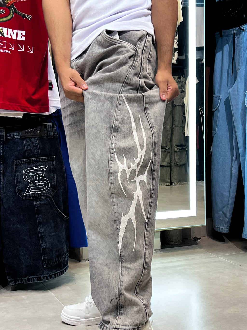 Calça Jeans Baggy Tripside ´´Flame Tribal´´- Cinza