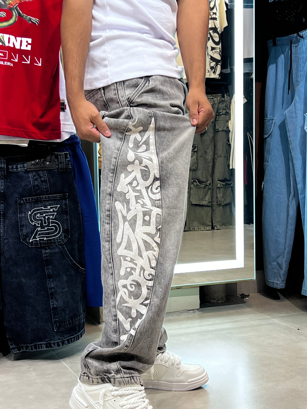 Calça Jeans Baggy Tripside ´´Flame Tribal´´- Cinza