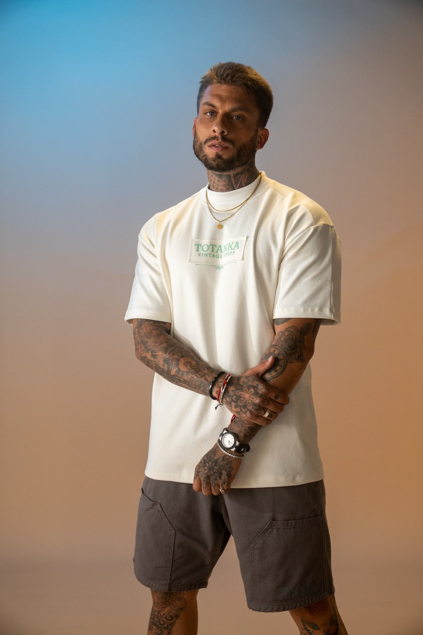Camiseta Totanka Oversized Malhão 2 Past Secrets- Offwhite