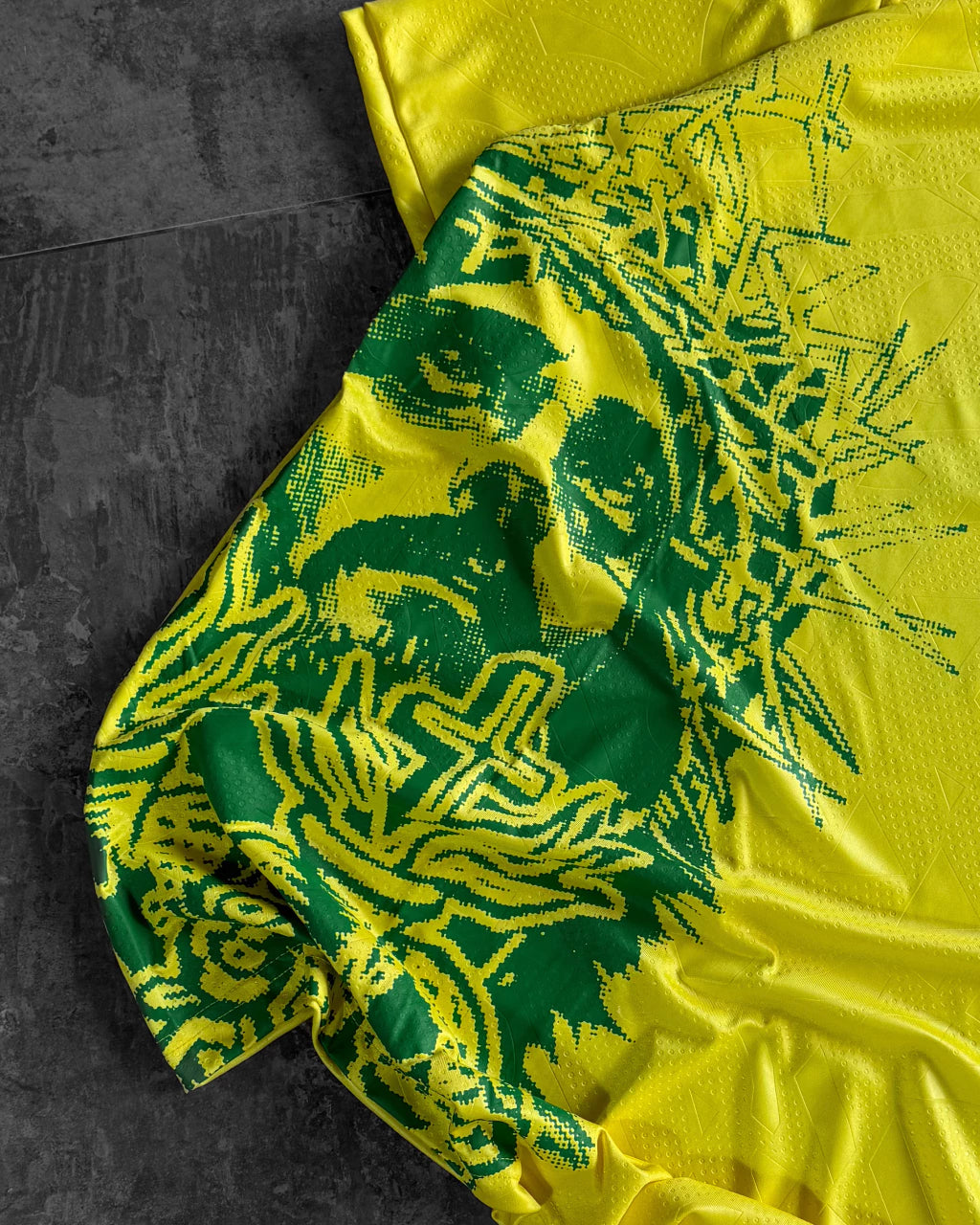 Camiseta Chronic Seleção Deus é Brasileiro - Amarelo
