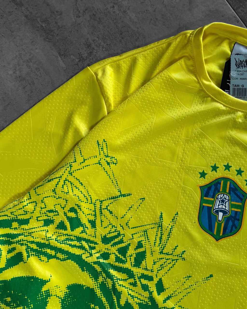Camiseta Chronic Seleção Deus é Brasileiro - Amarelo