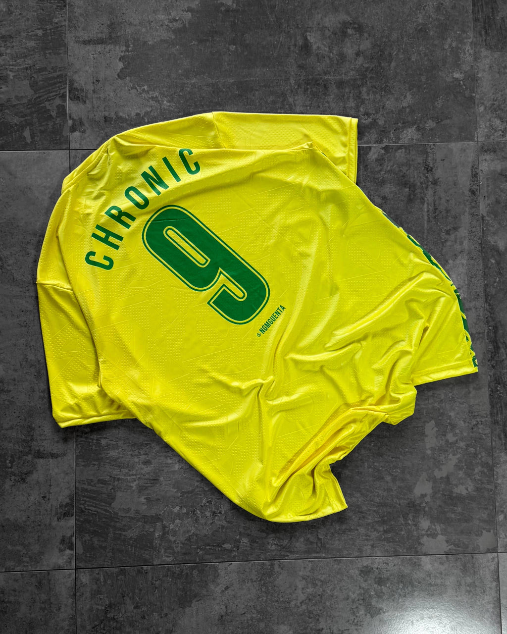 Camiseta Chronic Seleção Deus é Brasileiro - Amarelo